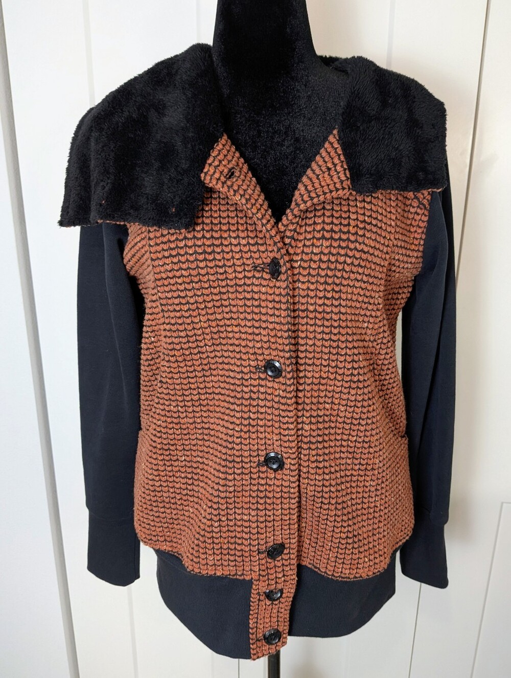 NWT Orb “Caspian” Orange Jacquard Jacket Cardigan Faux Fur Collar Size L Y2K